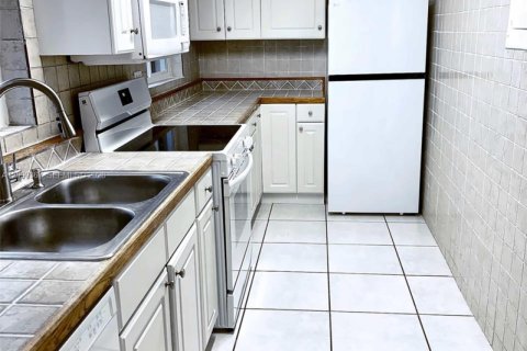 Villa ou maison à louer à Fort Lauderdale, Floride: 2 chambres, 219.62 m2 № 2397433 - photo 17