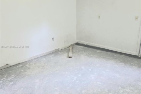 House in St. Lucie, Florida 3 bedrooms, 96.8 sq.m. № 1850830 - photo 17