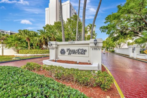 Condo in Sunny Isles Beach, Florida, 2 bedrooms  № 1747796 - photo 25