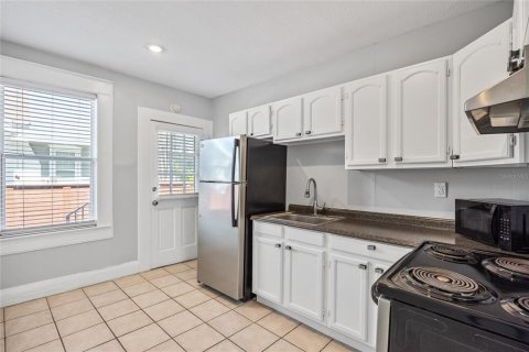 Apartamento en alquiler en Tampa, Florida, 2 dormitorios, 80.64 m2 № 1747176 - foto 12