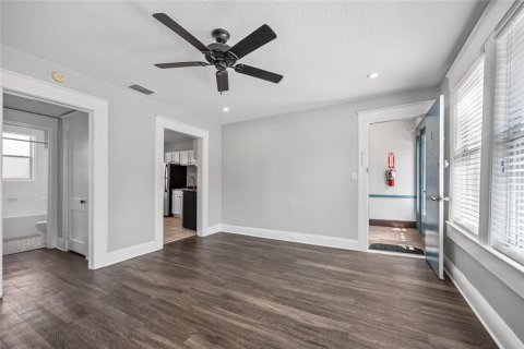 Apartamento en alquiler en Tampa, Florida, 2 dormitorios, 80.64 m2 № 1747176 - foto 9