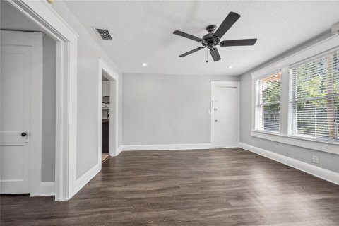 Apartamento en alquiler en Tampa, Florida, 2 dormitorios, 80.64 m2 № 1747176 - foto 11