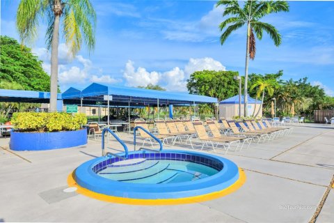 Condominio en venta en Sunrise, Florida, 1 dormitorio, 58.62 m2 № 1889036 - foto 4
