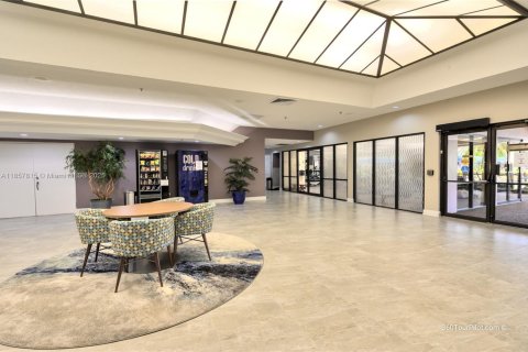 Condominio en venta en Sunrise, Florida, 1 dormitorio, 58.62 m2 № 1889036 - foto 2