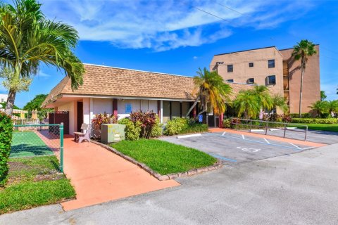 Condominio en venta en Sunrise, Florida, 1 dormitorio, 58.62 m2 № 1889036 - foto 30