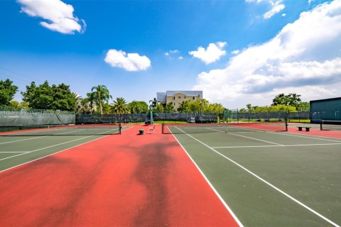Condominio en venta en Sunrise, Florida, 1 dormitorio, 58.62 m2 № 1889036 - foto 5