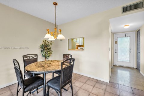 Condominio en venta en Sunrise, Florida, 1 dormitorio, 58.62 m2 № 1889036 - foto 8