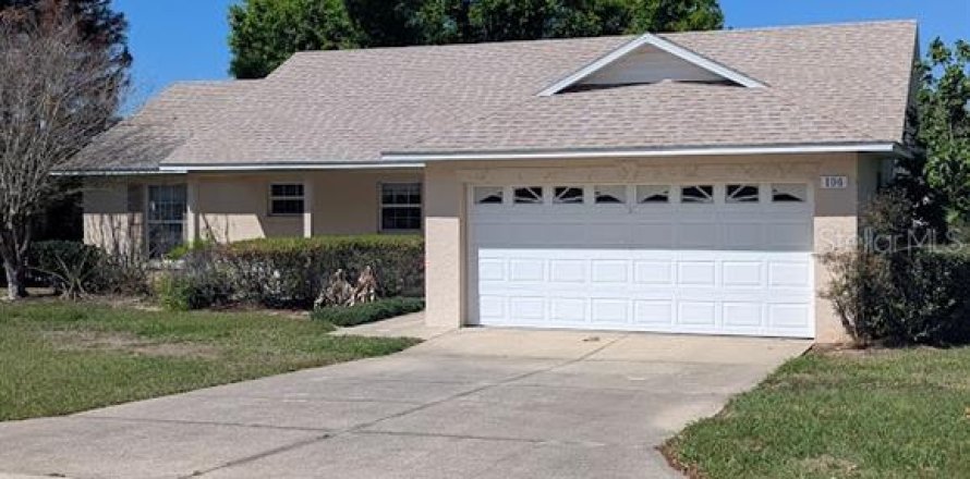 Villa ou maison à Umatilla, Floride 3 chambres, 118.64 m2 № 2225208