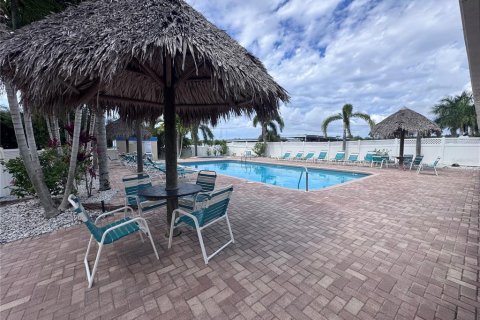 Condo in Clearwater, Florida, 2 bedrooms № 2227403 - photo 30