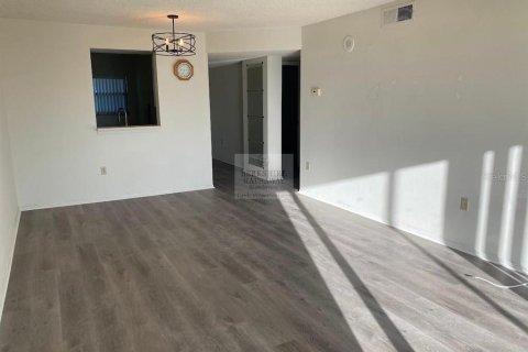 Condo in Clearwater, Florida, 2 bedrooms № 2227403 - photo 11