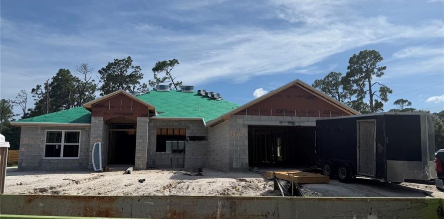 House in North Port, Florida 4 bedrooms, 210.42 sq.m. № 2107279
