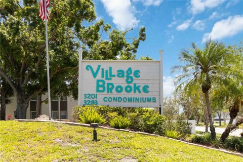 Condo in Sarasota, Florida, 2 bedrooms  № 1736359 - photo 2