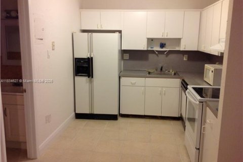 Condominio en alquiler en North Miami Beach, Florida, 1 dormitorio, 70.98 m2 № 1934798 - foto 18