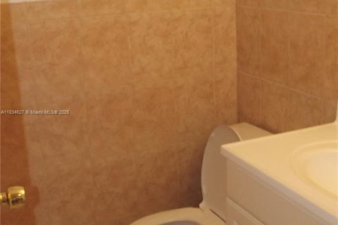 Condominio en alquiler en North Miami Beach, Florida, 1 dormitorio, 70.98 m2 № 1934798 - foto 7
