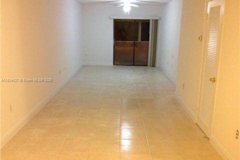 Condominio en alquiler en North Miami Beach, Florida, 1 dormitorio, 70.98 m2 № 1934798 - foto 17