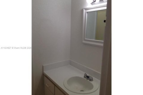 Condominio en alquiler en North Miami Beach, Florida, 1 dormitorio, 70.98 m2 № 1934798 - foto 19