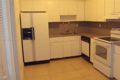 Condominio en alquiler en North Miami Beach, Florida, 1 dormitorio, 70.98 m2 № 1934798 - foto 8