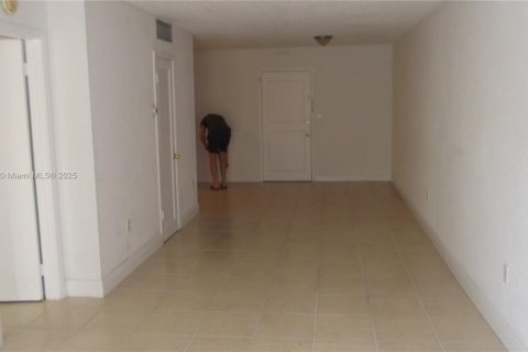 Condominio en alquiler en North Miami Beach, Florida, 1 dormitorio, 70.98 m2 № 1934798 - foto 5