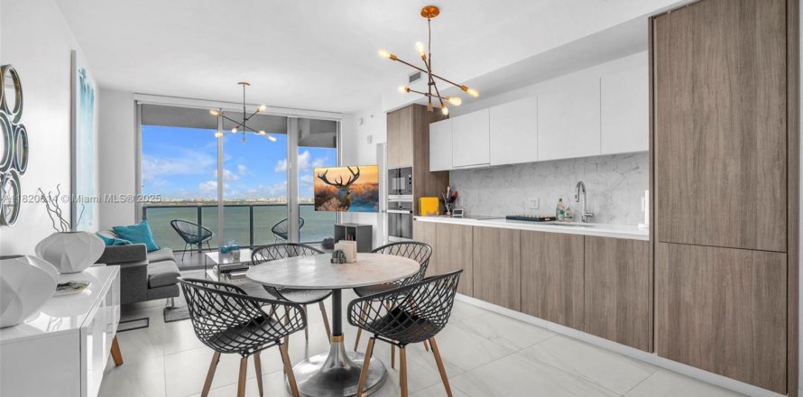 Condominio en Miami, Florida, 2 dormitorios № 1781946