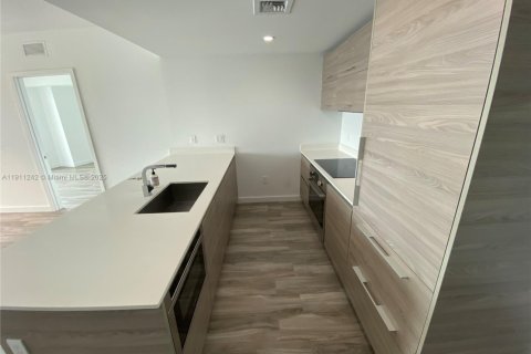 Снять в аренду кондоминиум в Майами, Флорида 2 спальни, 101.08м2, № 1968204 - фото 5