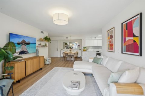 Copropriété à vendre à Aventura, Floride: 2 chambres, 109.62 m2 № 1933717 - photo 12