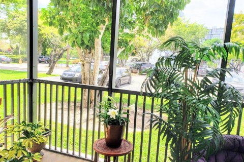 Copropriété à vendre à Aventura, Floride: 2 chambres, 92.34 m2 № 2003781 - photo 24