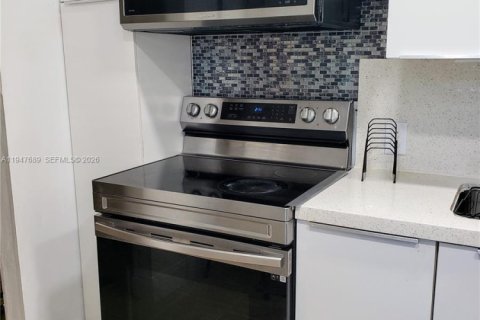 Copropriété à vendre à Aventura, Floride: 2 chambres, 92.34 m2 № 2003781 - photo 18