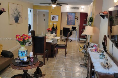 Copropriété à vendre à Aventura, Floride: 2 chambres, 92.34 m2 № 2003781 - photo 6