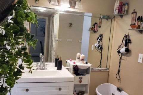 Copropriété à vendre à Aventura, Floride: 2 chambres, 92.34 m2 № 2003781 - photo 12