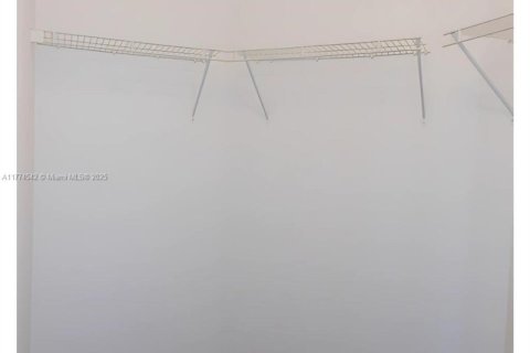 Copropriété à vendre à North Bay Village, Floride: 2 chambres, 116.41 m2 № 1971840 - photo 17