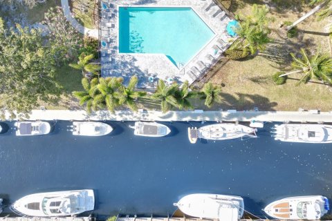 Copropriété à vendre à Fort Lauderdale, Floride: 2 chambres, 103.12 m2 № 2087898 - photo 14