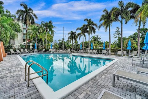 Copropriété à vendre à Fort Lauderdale, Floride: 2 chambres, 103.12 m2 № 2087898 - photo 18