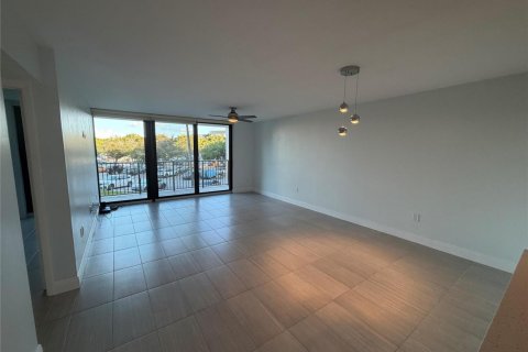 Copropriété à vendre à Fort Lauderdale, Floride: 2 chambres, 103.12 m2 № 2087898 - photo 4