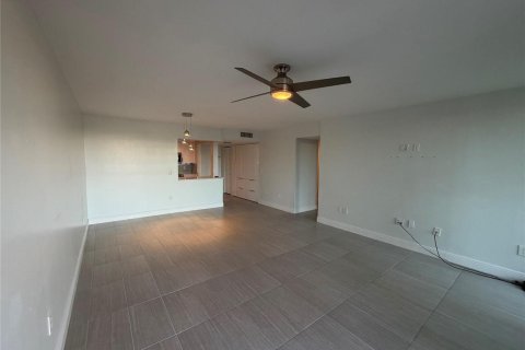 Copropriété à vendre à Fort Lauderdale, Floride: 2 chambres, 103.12 m2 № 2087898 - photo 7