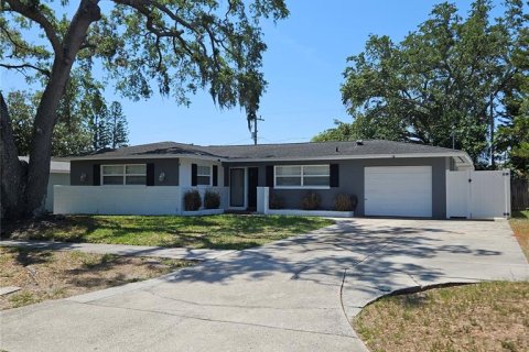 Casa en venta en Clearwater, Florida, 3 dormitorios, 155.43 m2 № 1744418 - foto 1