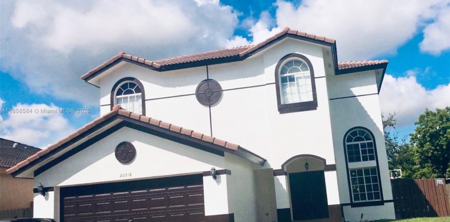 Villa ou maison à Cutler Bay, Floride 5 chambres, 208.38 m2 № 1887170