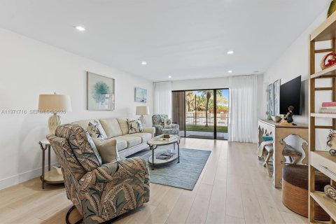 Condominio en venta en North Palm Beach, Florida, 2 dormitorios, 127.65 m2 № 2033285 - foto 10