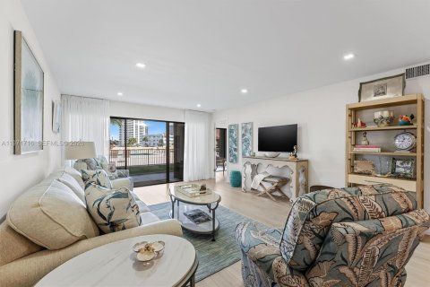 Condominio en venta en North Palm Beach, Florida, 2 dormitorios, 127.65 m2 № 2033285 - foto 12