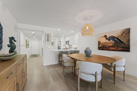 Condominio en venta en North Palm Beach, Florida, 2 dormitorios, 127.65 m2 № 2033285 - foto 9