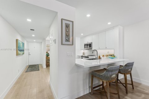 Condominio en venta en North Palm Beach, Florida, 2 dormitorios, 127.65 m2 № 2033285 - foto 7