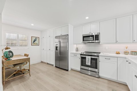 Condominio en venta en North Palm Beach, Florida, 2 dormitorios, 127.65 m2 № 2033285 - foto 4