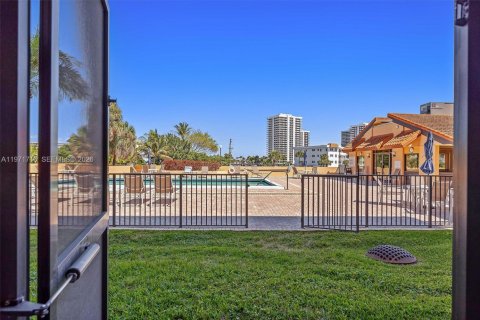 Condominio en venta en North Palm Beach, Florida, 2 dormitorios, 127.65 m2 № 2033285 - foto 29