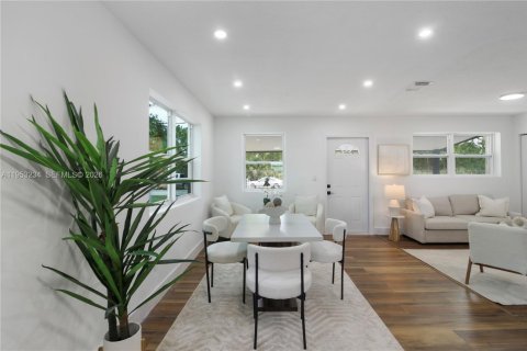 House in Miami, Florida 3 bedrooms, 108.14 sq.m. № 2010286 - photo 13