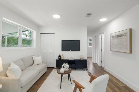 House in Miami, Florida 3 bedrooms, 108.14 sq.m. № 2010286 - photo 15