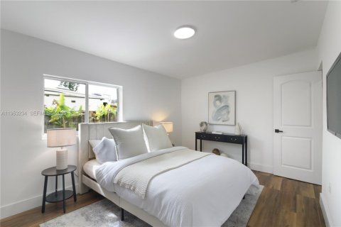 House in Miami, Florida 3 bedrooms, 108.14 sq.m. № 2010286 - photo 28