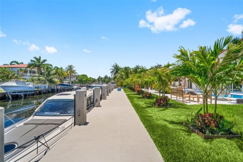 House in Pompano Beach, Florida 4 bedrooms № 2192863 - photo 26