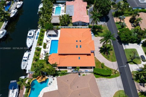 House in Pompano Beach, Florida 4 bedrooms № 2192863 - photo 8