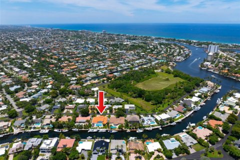 House in Pompano Beach, Florida 4 bedrooms № 2192863 - photo 4