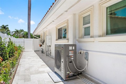 House in Pompano Beach, Florida 4 bedrooms № 2192863 - photo 27