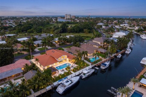 House in Pompano Beach, Florida 4 bedrooms № 2192863 - photo 2